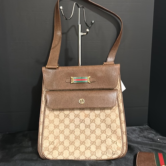 Gucci RARE Vintage Messenger Bag W/ Wallet Bundle. 
EUC No CALL OUTS! Beautiful! - Picture 2 of 16